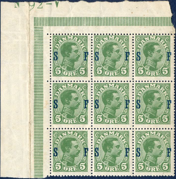 5 øre King Christian X, soldierstamp overprint SF. Cleaved 'C' pos. 13 in the sheet, corner sheet margin incomplete, printing number No. 92-V.
