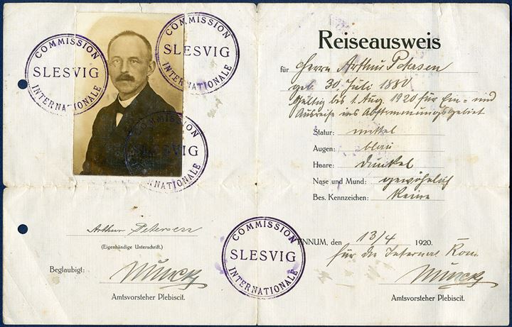 Reiseausweis issued Tinnum 13 April 1920 issued for Arthur Petersen, living in Tinnum, für den Internert Röm. Valid until 1 August 1920 for the purpose travel to and from the Abstimmungsgebiet. Stamped with the cachet ‘COMMISSION INTERNATIONALE SLESVIG’, cachets CIS Stedesand on reverse.