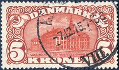 5 Kr. Central Post Office 1915 with watermark cross. Large plate flaw with missing cornish pos. 8 on the left stamp. By far the largest plate flaw of the newly discovered errors on the popular 5 kr. Central Post Office stamp. Copenhagen cds 7.12.1951. Rare